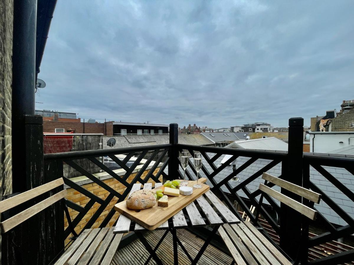 City Centre Gem In Southend Near The Beach, Station And Parking Apartment Exterior photo