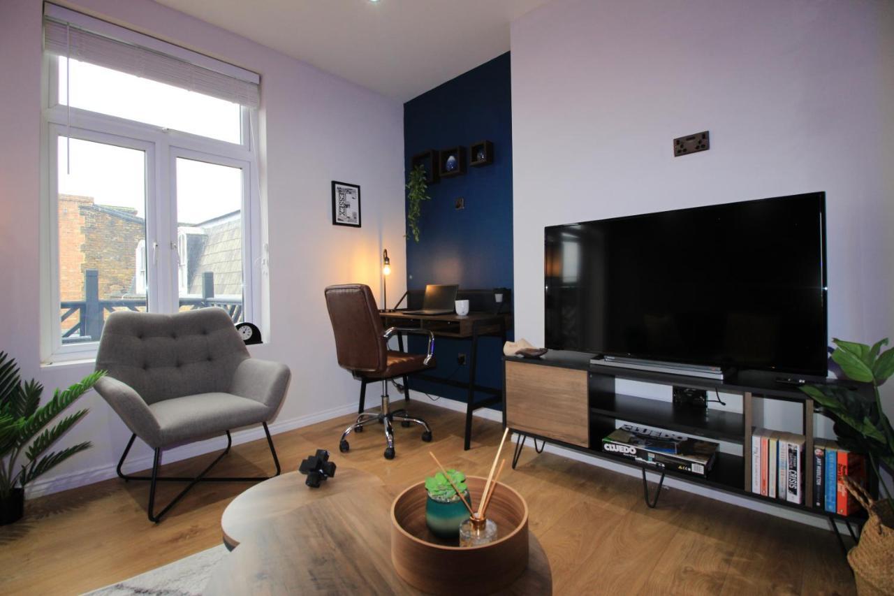 City Centre Gem In Southend Near The Beach, Station And Parking Apartment Exterior photo